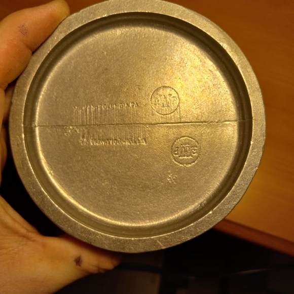 Vintage metal cups and tray - Picture 7 of 8